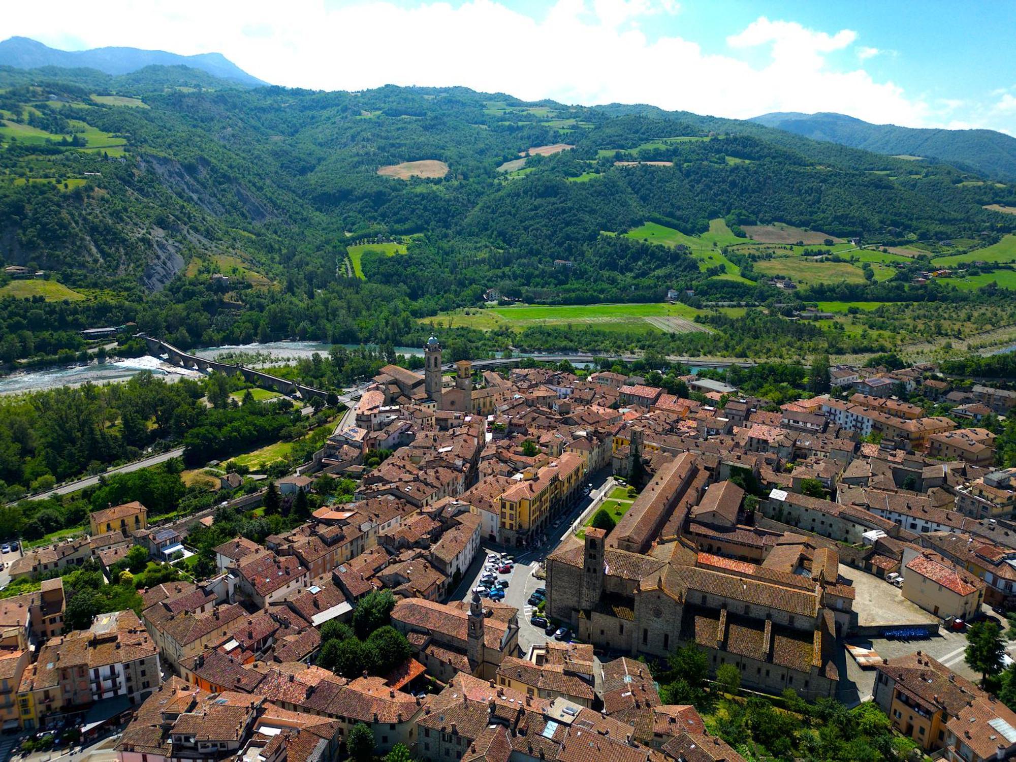 Villa Casa Del Bosco - Vista Mozzafiato & Parco 4 Ettari à Bobbio Extérieur photo